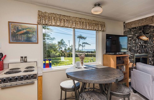 Sequim Hotel | Juan de Fuca Waterfront Hotel & Cottages