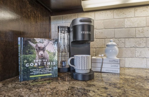 Willis House | Jubilee Group 2 min to Lake Conroe! Heated Pool, Stocked Ponds, Cute Pygmy Goats
