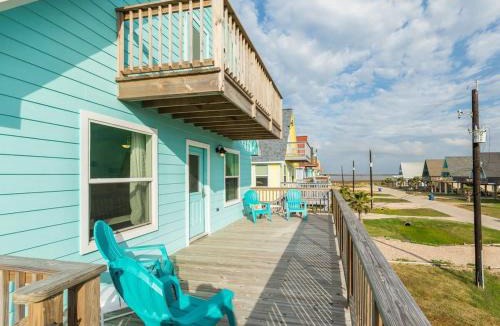 Surfside Beach House | Just Take It Easy - Modern Decor, Chill Vibe!