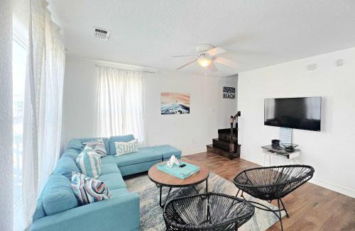 Surfside Beach House | Just Take It Easy - Modern Decor, Chill Vibe!