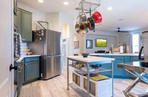 Wetmore House | JW Marriott-2 HOMES+Yard-Arcade-Grill-Sleeps 20