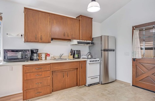 SeaTac Cabin | Karmen's Lake Cottage B