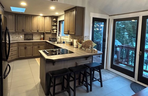 Sudden Valley House | Kayaks, SUPs, Hot Tub and Secluded Beach Access