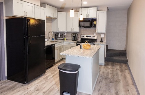 Kansas City House | 💎KCK Speedway Retreat❤️✧Lower Level✧