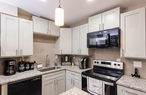 Kansas City House | 💎KCK Speedway Retreat❤️✧Lower Level✧