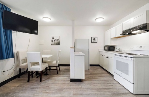 Tri-Cities Hotel | Kennewick Inn & Suites Tri Cities