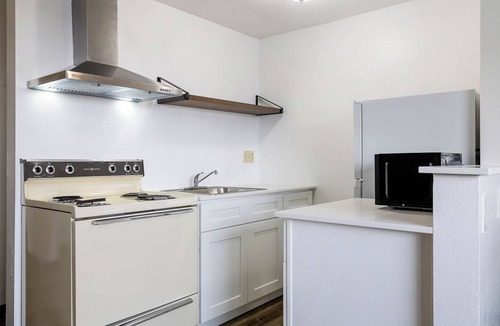 Tri-Cities Hotel | Kennewick Inn & Suites Tri Cities