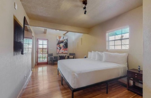 Uptown House | Kentucky Room1