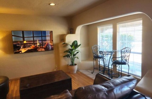 Uptown House | Kentucky Room2