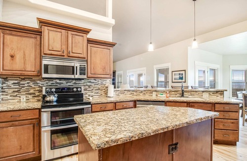 Canyon County House | Kerry Hill Manor, Vineyard Estate & Views