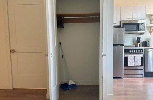 River North Art District Apartment | Kickback and Relax in Rino!
