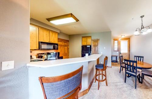 Granby Apartment | Kicking Horse Lodges 3-202