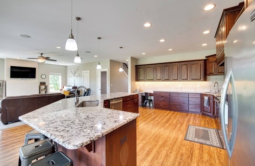 Eltopia House | Kid-Friendly Pasco Farmhouse w/Playset, Game Room