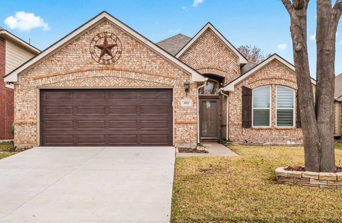Little Elm House | King bed 4BR Family Retreat WiFi/Game/Backyard