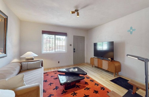 Raynolds Addition Apartment | King Bed | Centrally Located