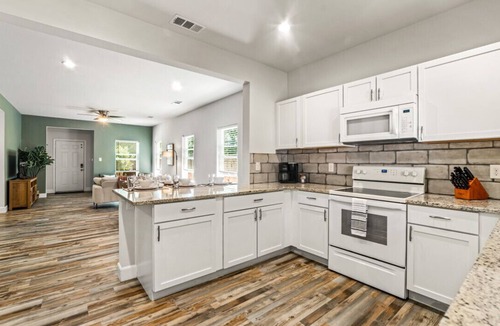 Rockwall House | King bed, Double unit, 2 Kitchens | TSD