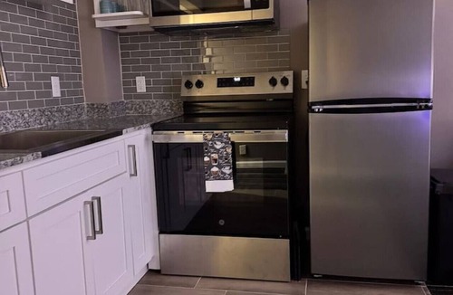 Energy Corridor House | King Bed + Pool Table | Spacious Houston Stay