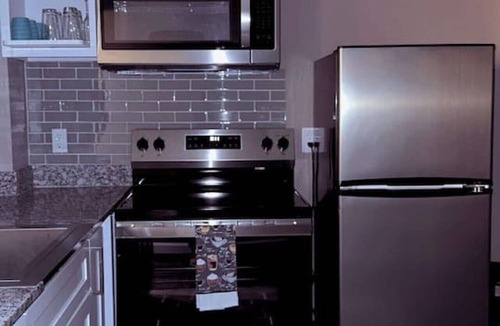 Energy Corridor House | King Bed + Pool Table | Spacious Houston Stay