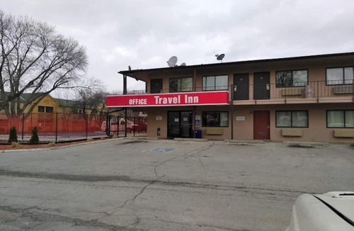 South Central Omaha Apartment | King Bed|Smoking|Omaha NE