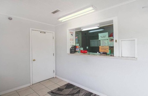 McAlester Apartment | King Bed|Smoking|McAlester OK