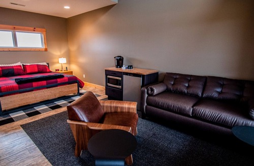 Maple Hill Hotel | King Cabin Room Kansa