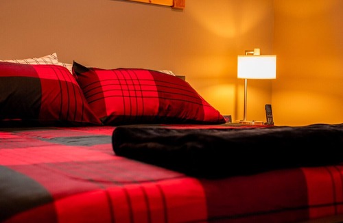 Maple Hill Hotel | King Cabin Room Kansa