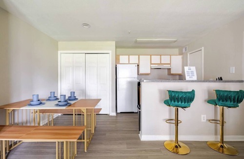 Astrodome Apartment | King Queen 2BR/walk to NRG/1mi to MD Anderson