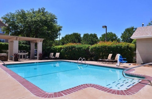 Wichita Falls Apartment | King Suite in Wichita Falls | Business Center On-Site + Free Breakfast