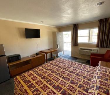Paris Hotel | Kings Inn