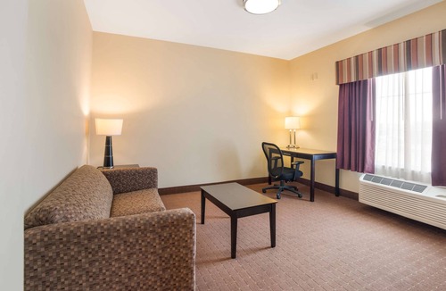 Saint Landry Hotel | Knights Inn Bunkie