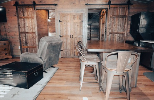 Talihina Cabin | Kritter Holler Cabin a secluded relaxing retreat surrounded by beautiful nature.