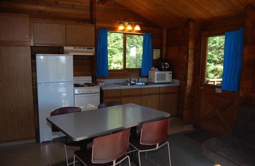 La Conner Resort | La Conner Camping Resort Wheelchair Accessible Cabin 16