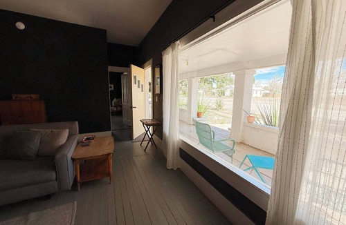 Marfa House | La Paloma: Charming 3 Bedroom in the heart of Marfa!