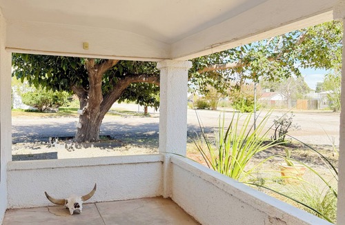 Marfa House | La Paloma: Charming 3 Bedroom in the heart of Marfa!