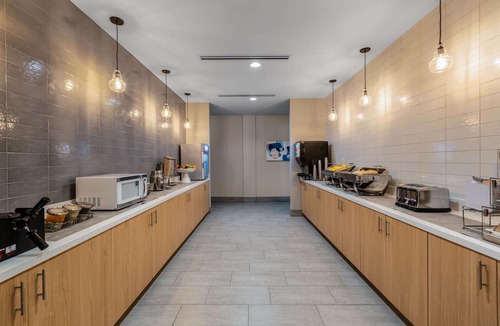 Altoona Hotel | La Quinta by Wyndham Altoona Des Moines
