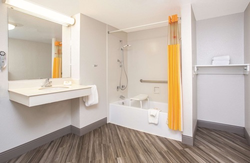 South Westminster Hotel | La Quinta Inn by Wyndham Denver Westminster