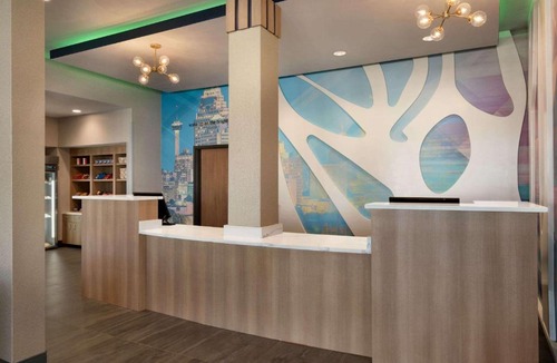 West San Antonio Hotel | La Quinta Inn & Suites by Wyndham San Antonio Seaworld LAFB