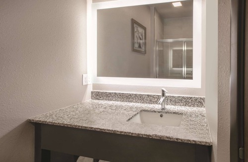 Amarillo Hotel | La Quinta Inn & Suites by Wyndham Amarillo Airport