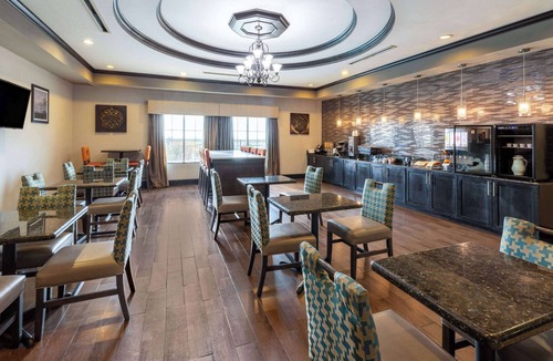 Fort Worth Hotel | La Quinta Inn & Suites by Wyndham Fort Worth - Lake Worth