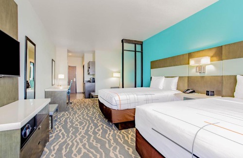 Roanoke Hotel | La Quinta Inn & Suites by Wyndham Northlake Ft. Worth
