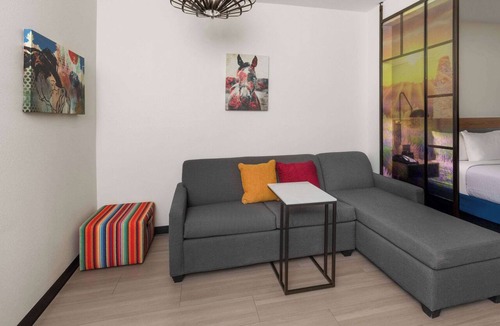 El Dorado West Hotel | La Quinta Inn & Suites by Wyndham El Paso East Loop-375