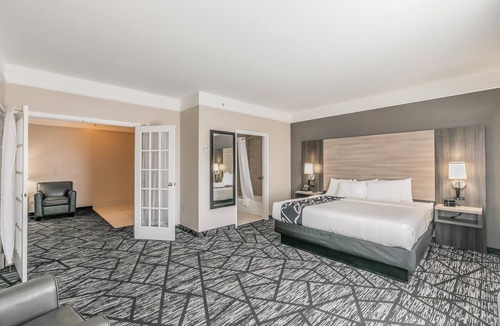 Granbury Hotel | La Quinta Inn & Suites by Wyndham Granbury