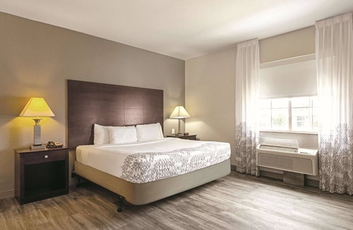 McKinney Hotel | La Quinta Inn & Suites by Wyndham McKinney