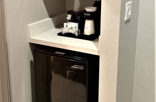 Euless Hotel | La Quinta Inn & Suites by Wyndham DFW Airport West-Glade