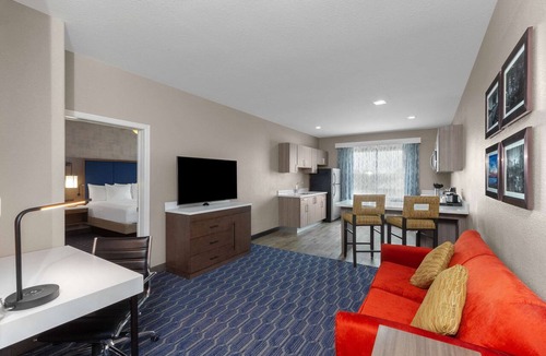 Northeast Houston Hotel | La Quinta Inn & Suites by Wyndham Houston Channelview