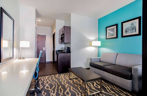 Roanoke Hotel | La Quinta Inn & Suites by Wyndham Northlake Fort Worth