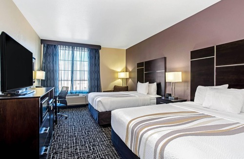 Montbello Hotel | La Quinta Inn & Suites by Wyndham Denver Gateway Park