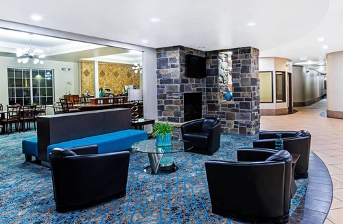 Montbello Hotel | La Quinta Inn & Suites by Wyndham Denver Gateway Park