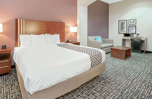 Yukon Hotel | La Quinta Inn & Suites by Wyndham Oklahoma City -Yukon
