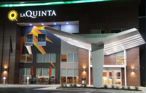 Limon Hotel | La Quinta Inn & Suites Limon by Wyndham